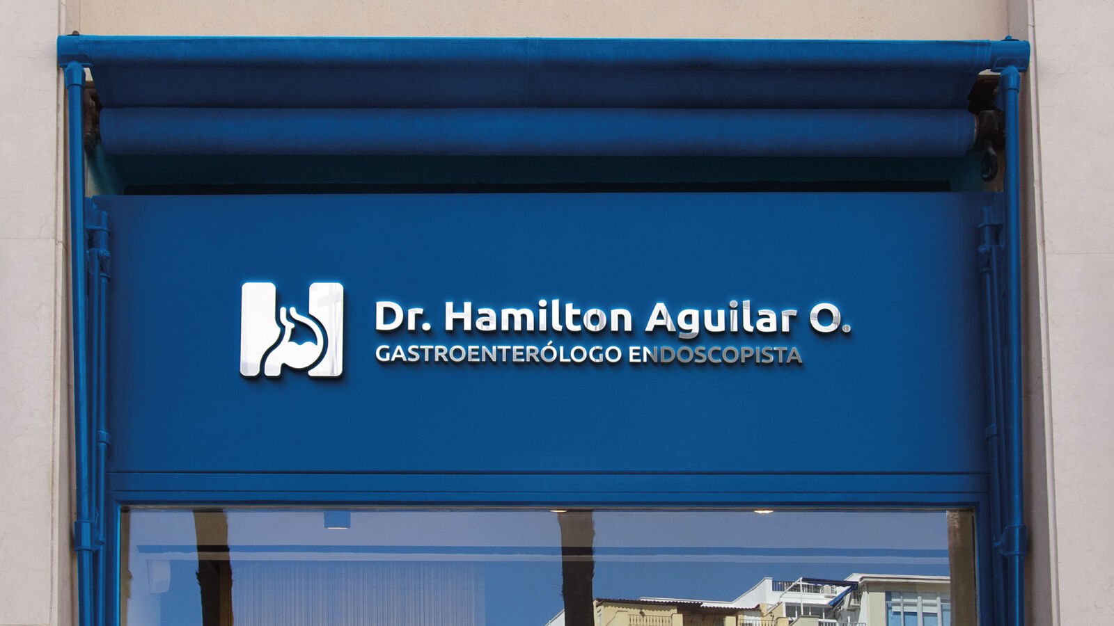 Dr. Hamilton Aguilar — pieza 14