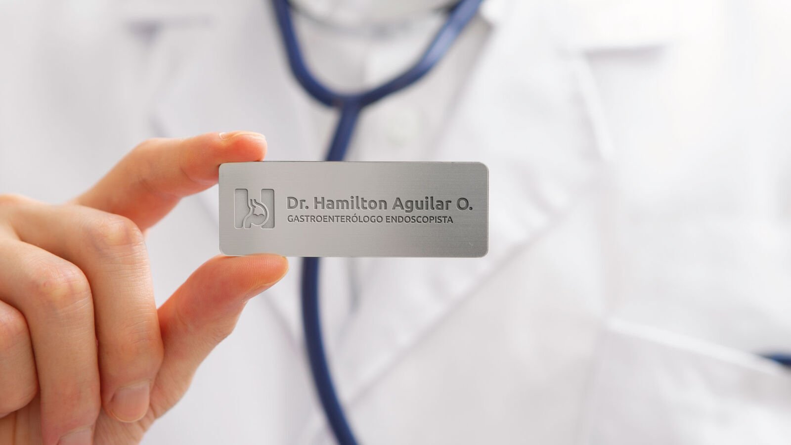 Dr. Hamilton Aguilar — pieza 18